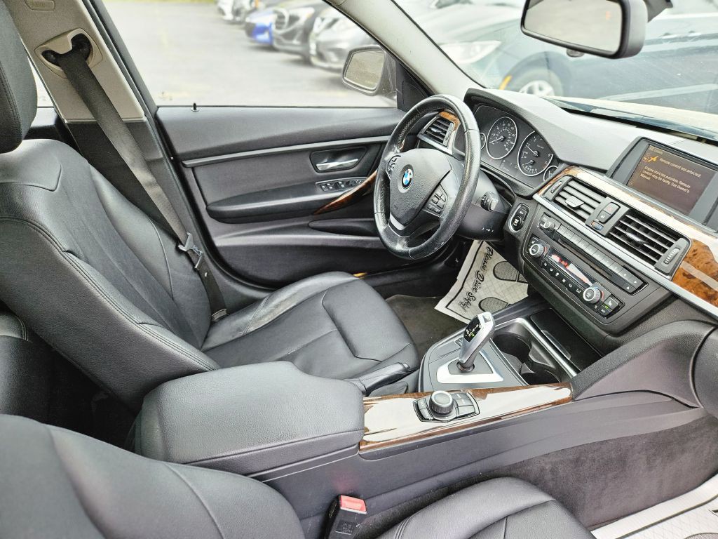 2013 BMW 3 Series Image 45