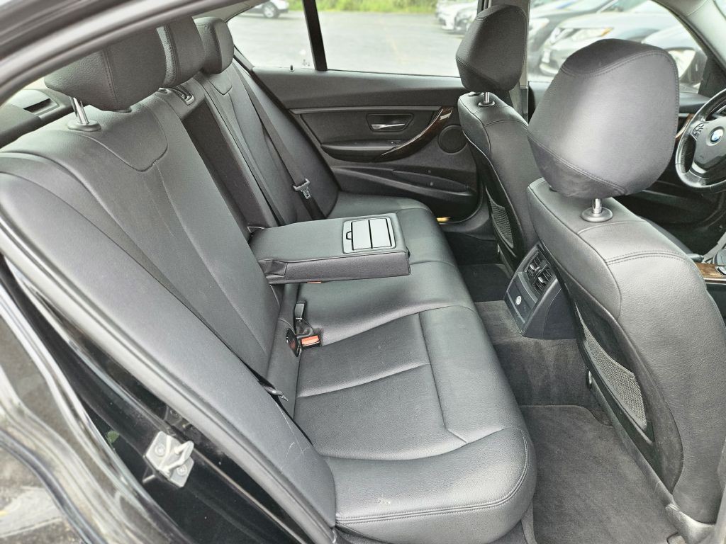 2013 BMW 3 Series Image 47