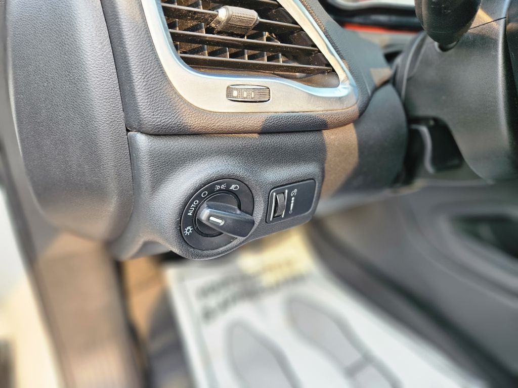 2015 Dodge Dart Image 25