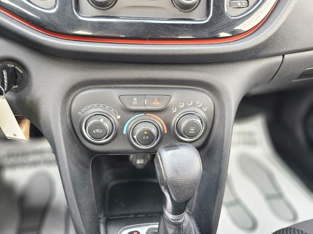 2015 Dodge Dart Image 32