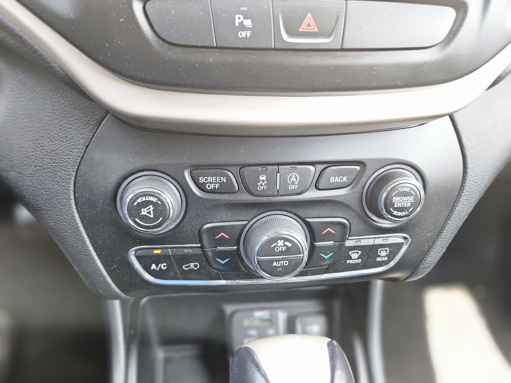 2015 Jeep Cherokee Image 21