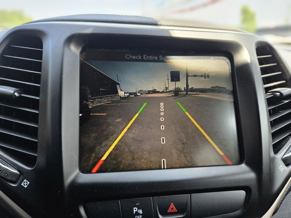 2015 Jeep Cherokee Image 23