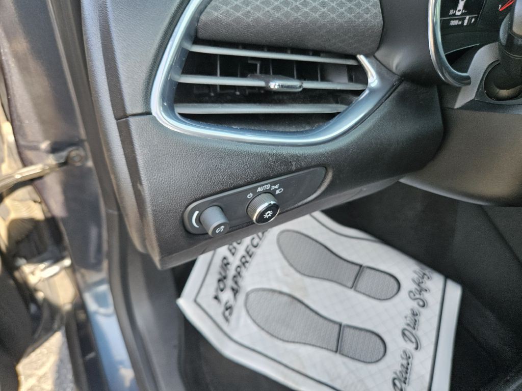 2019 Chevrolet Malibu Image 25