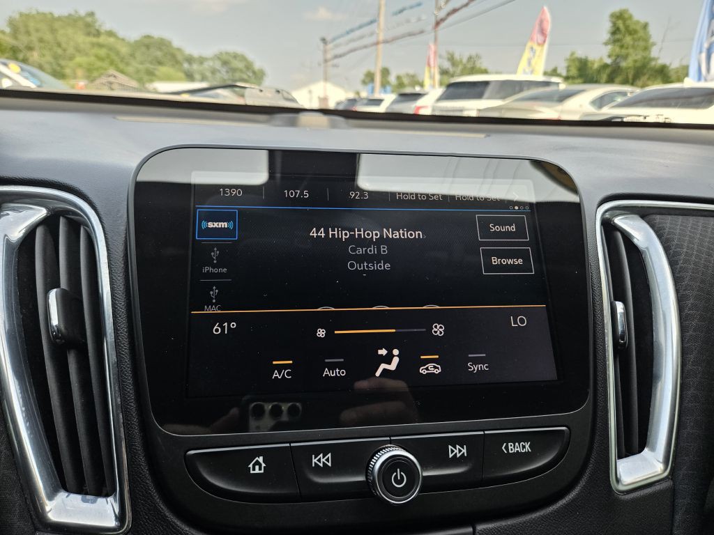 2019 Chevrolet Malibu Image 32