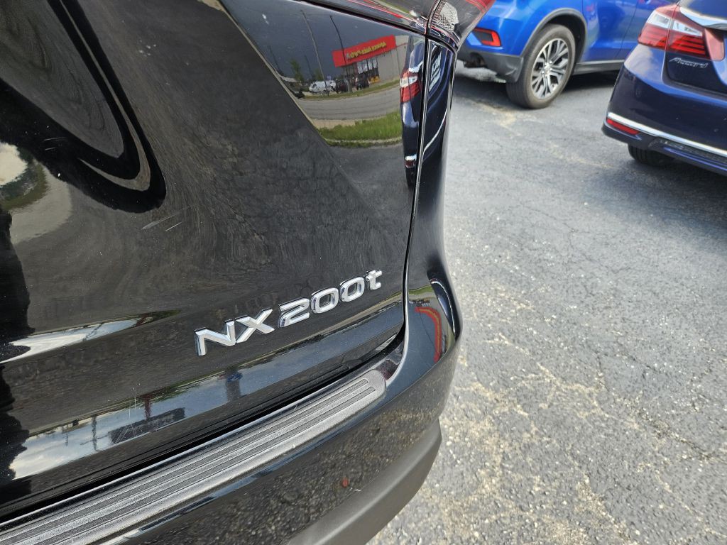 2016 Lexus NX Image 9