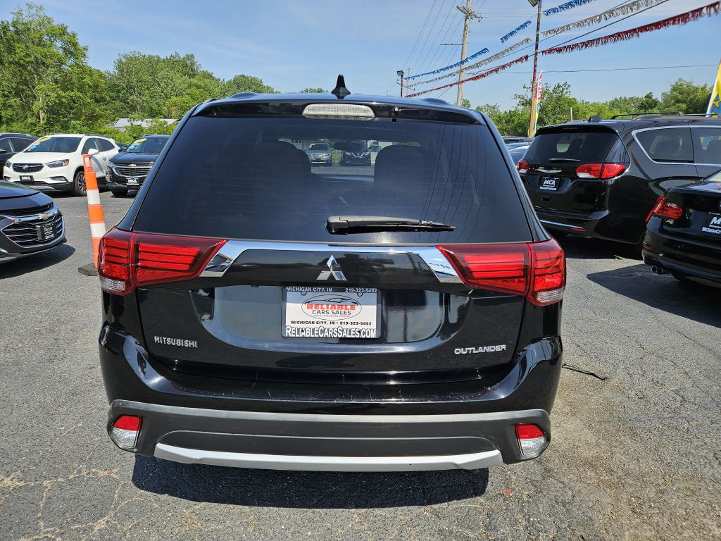2018 Mitsubishi Outlander Image 8