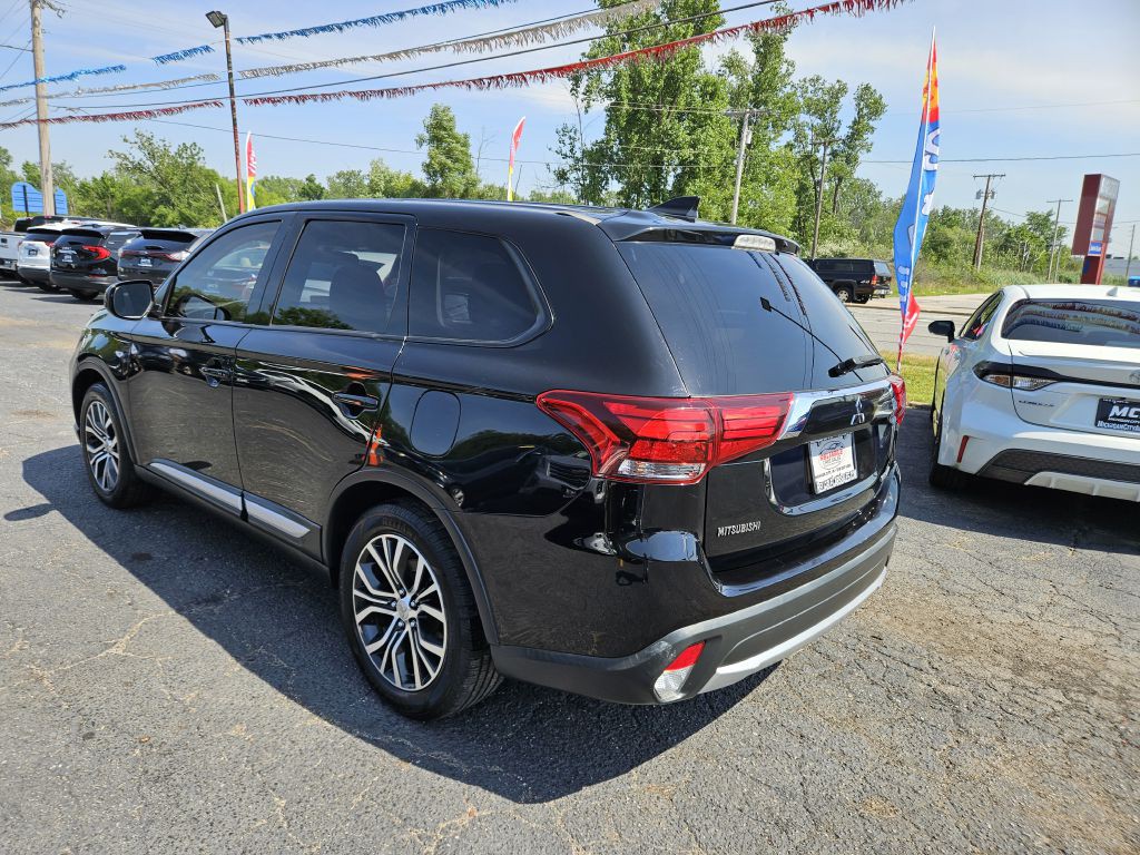 2018 Mitsubishi Outlander Image 11