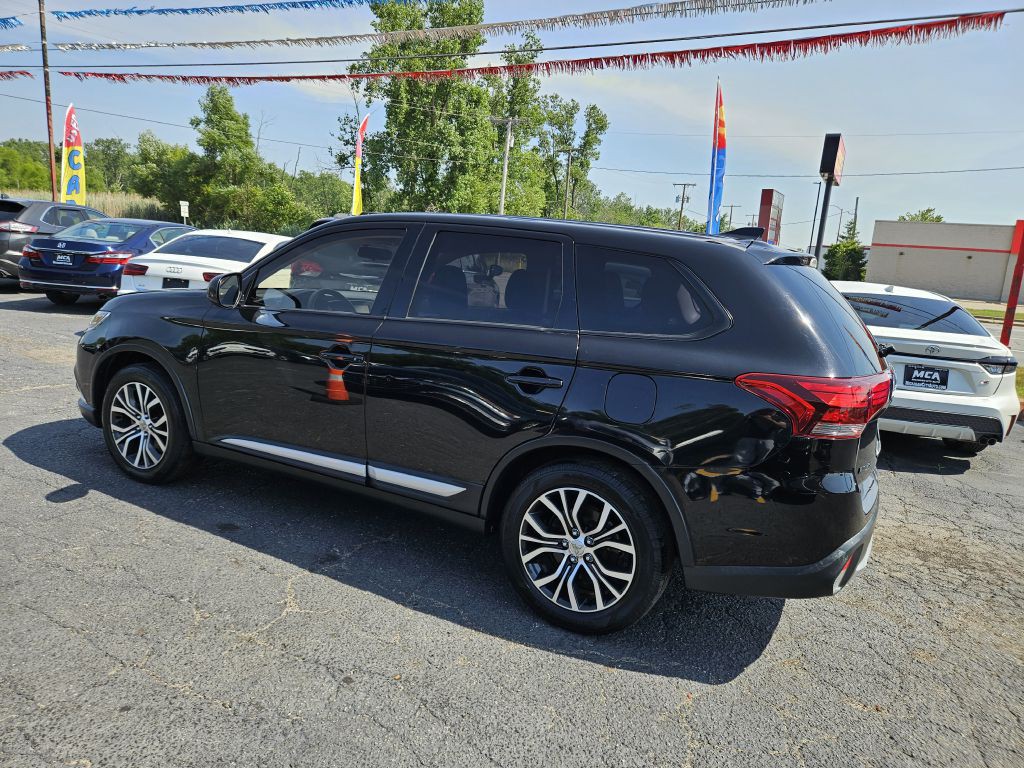 2018 Mitsubishi Outlander Image 12