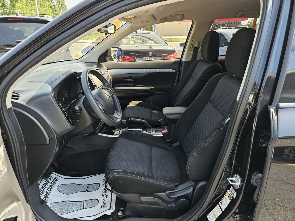 2018 Mitsubishi Outlander Image 23