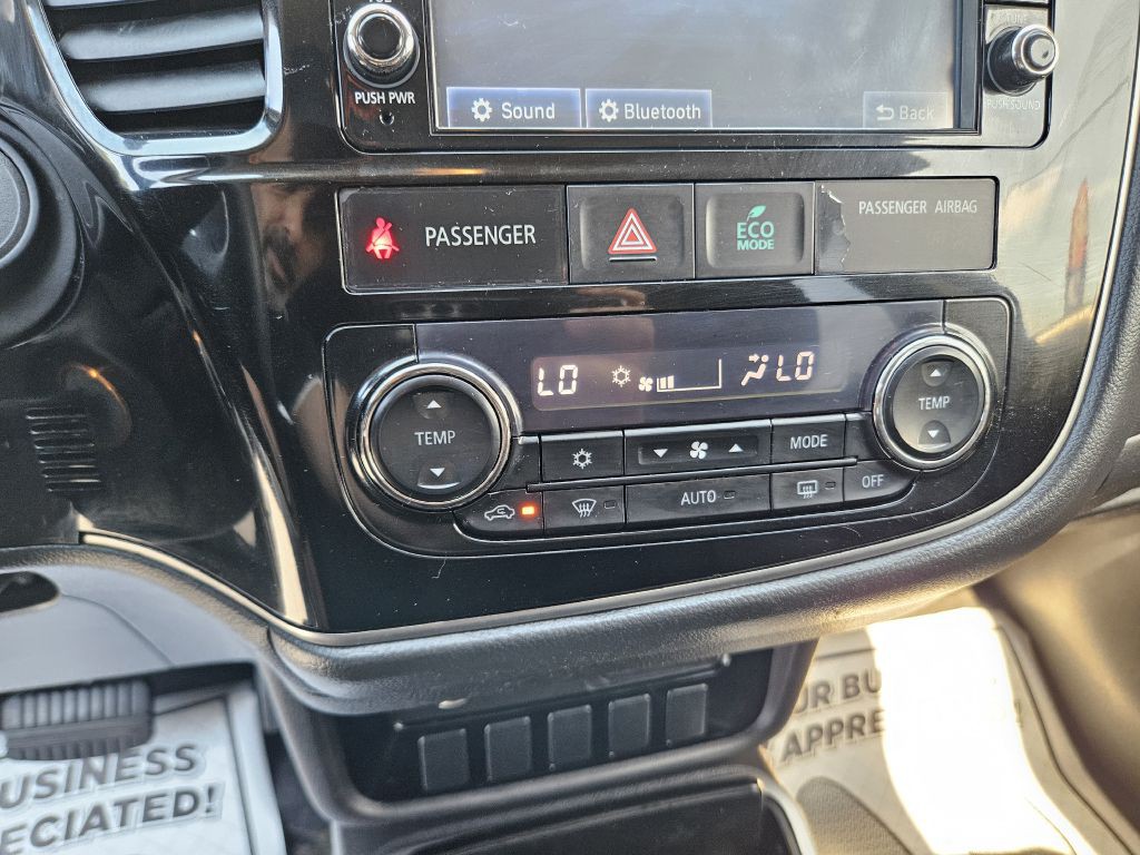 2018 Mitsubishi Outlander Image 28