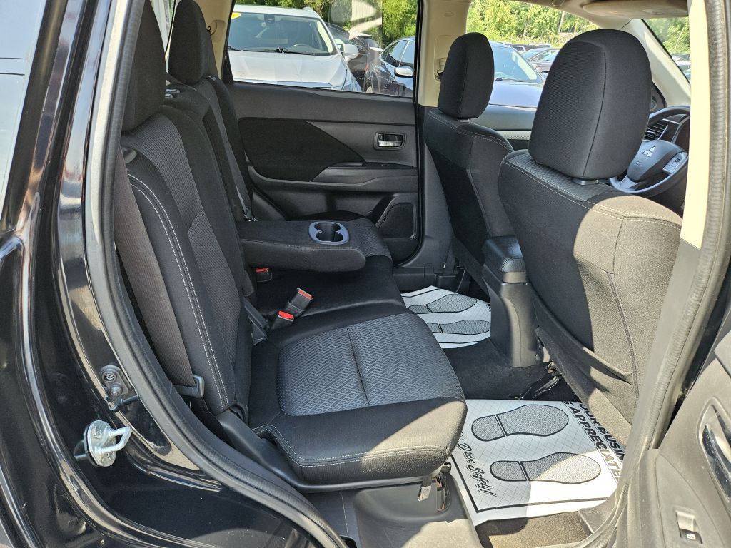 2018 Mitsubishi Outlander Image 41