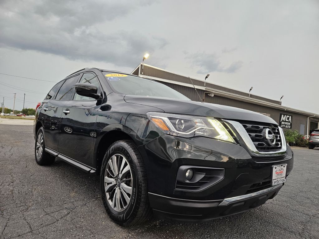 2019 Nissan Pathfinder Image 2