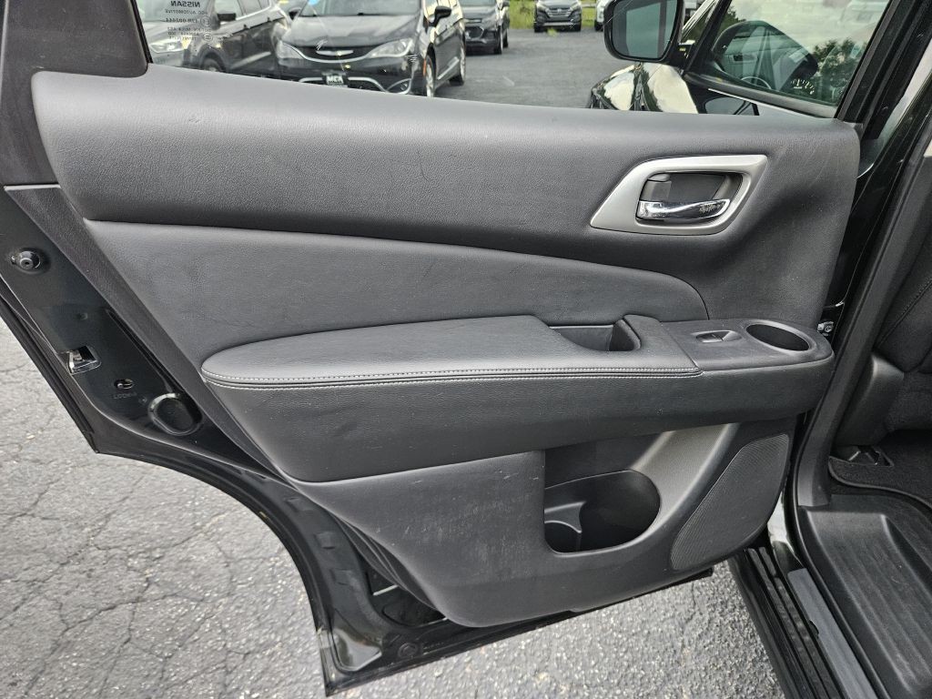 2019 Nissan Pathfinder Image 40