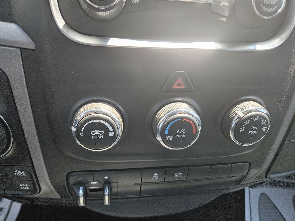 2015 RAM 1500 Image 31