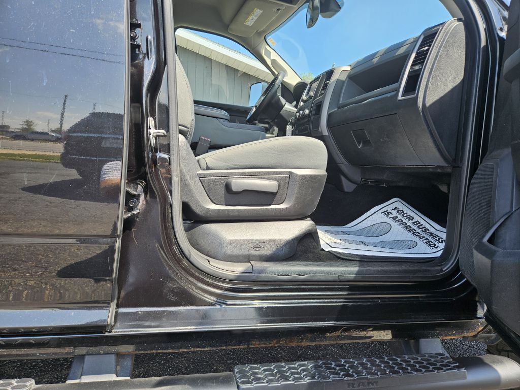 2015 RAM 1500 Image 41