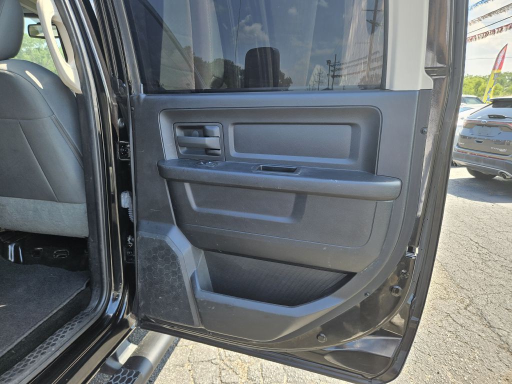 2015 RAM 1500 Image 43