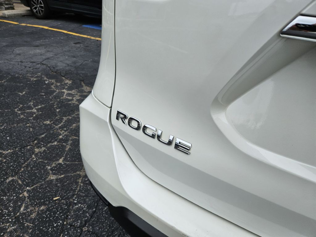 2017 Nissan Rogue Image 9
