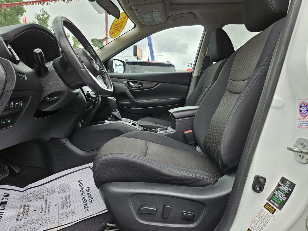 2017 Nissan Rogue Image 25