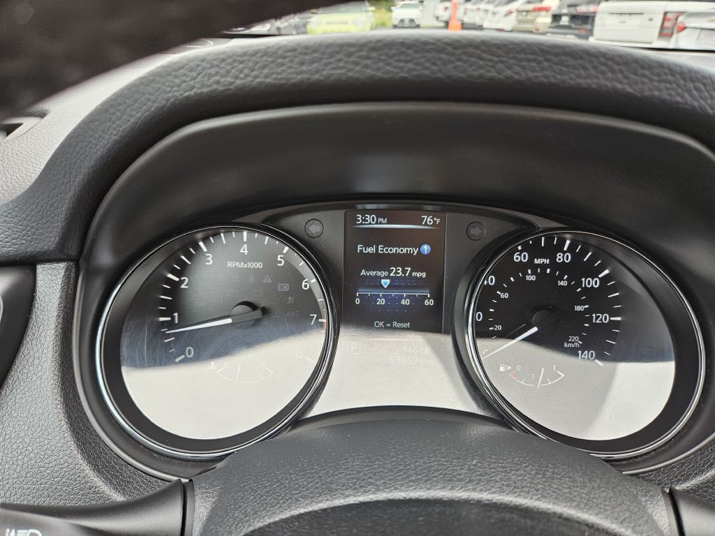 2017 Nissan Rogue Image 28