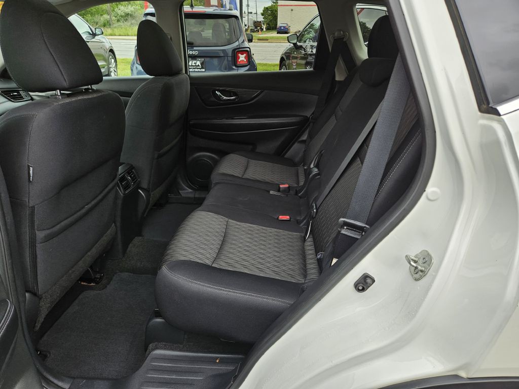 2017 Nissan Rogue Image 42