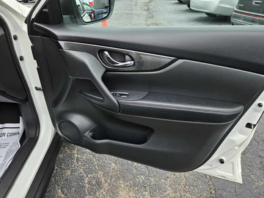 2017 Nissan Rogue Image 47