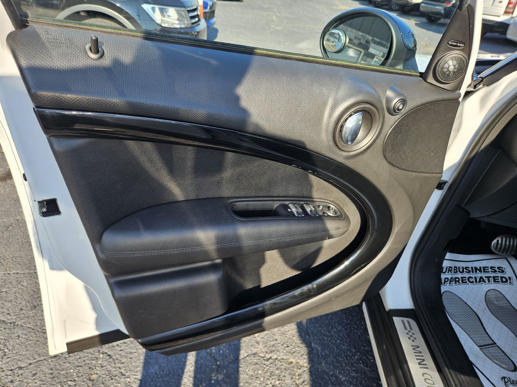 2016 MINI Cooper Image 22
