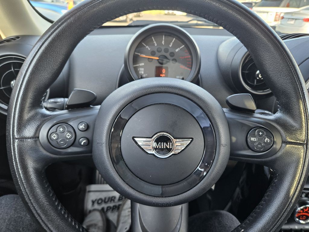 2016 MINI Cooper Image 30