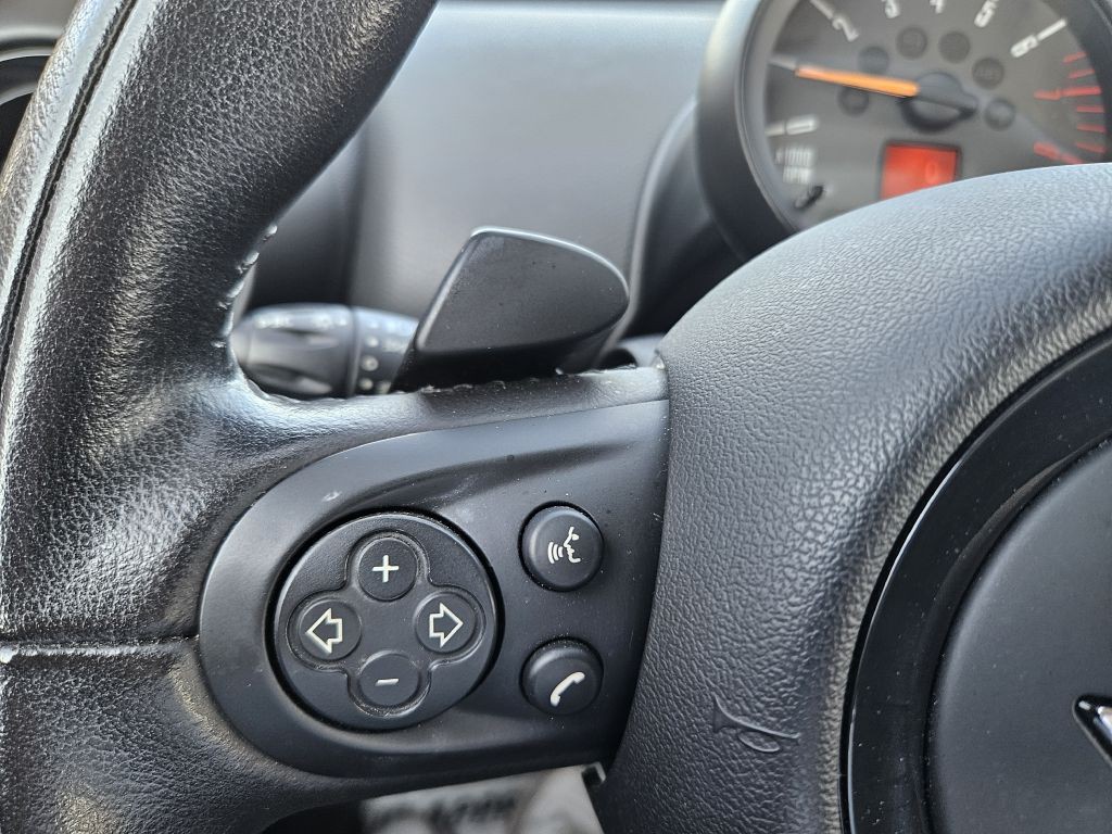 2016 MINI Cooper Image 31
