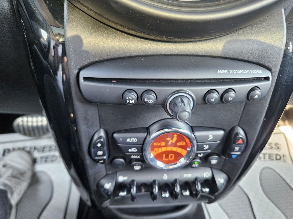 2016 MINI Cooper Image 35