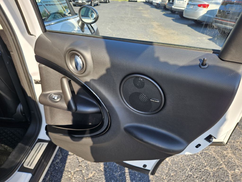 2016 MINI Cooper Image 50