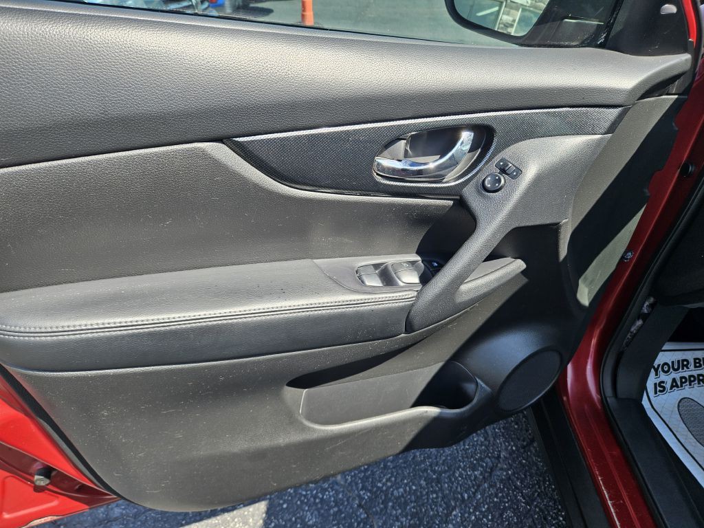 2015 Nissan Rogue Image 19