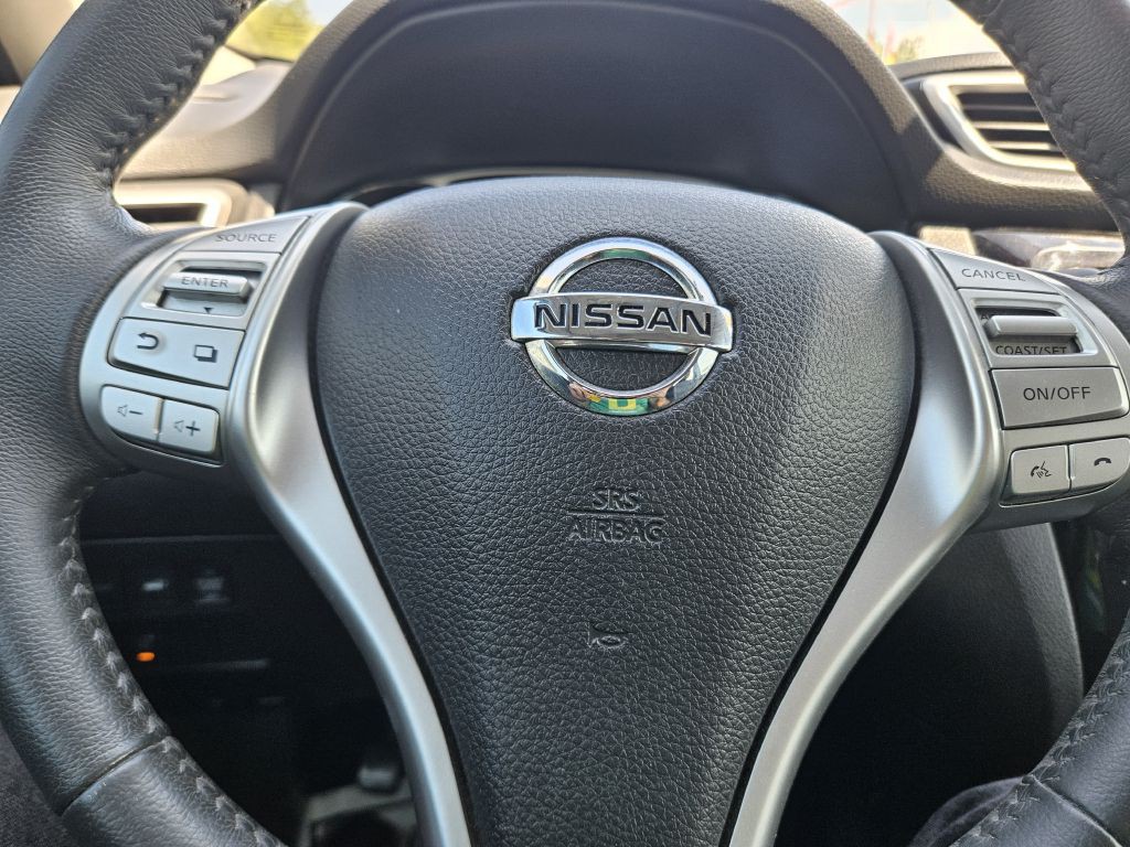2015 Nissan Rogue Image 25