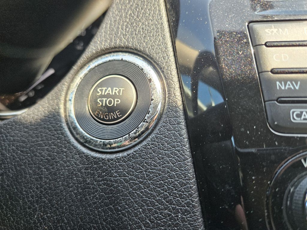 2015 Nissan Rogue Image 28