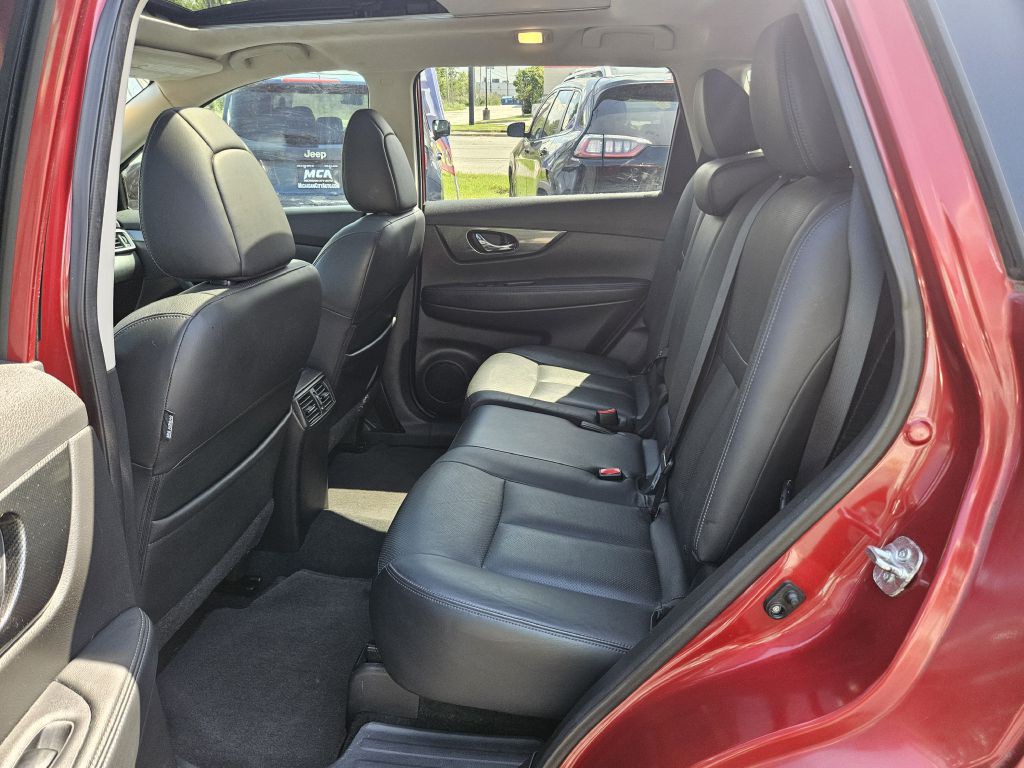 2015 Nissan Rogue Image 38