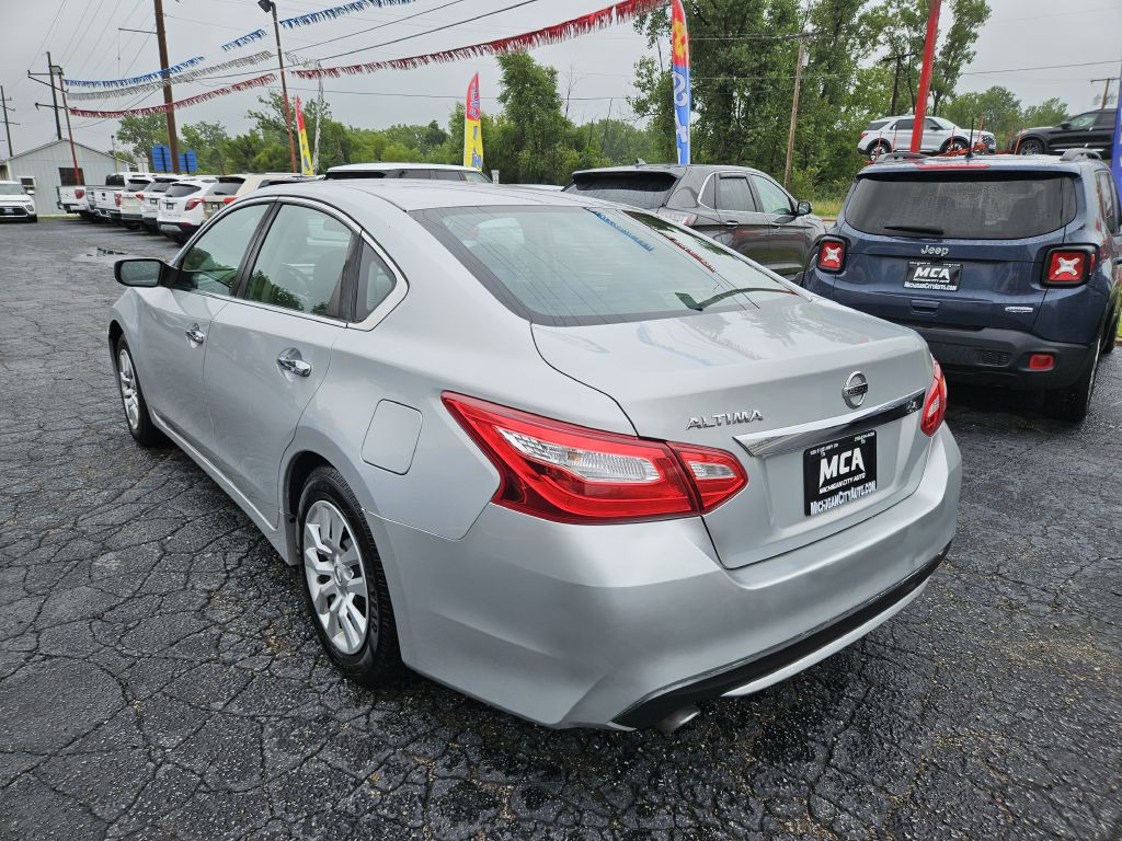 2016 Nissan Altima Image 10