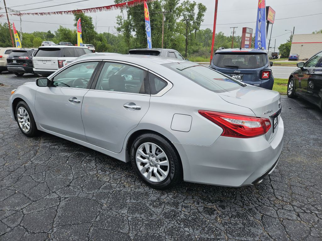 2016 Nissan Altima Image 11