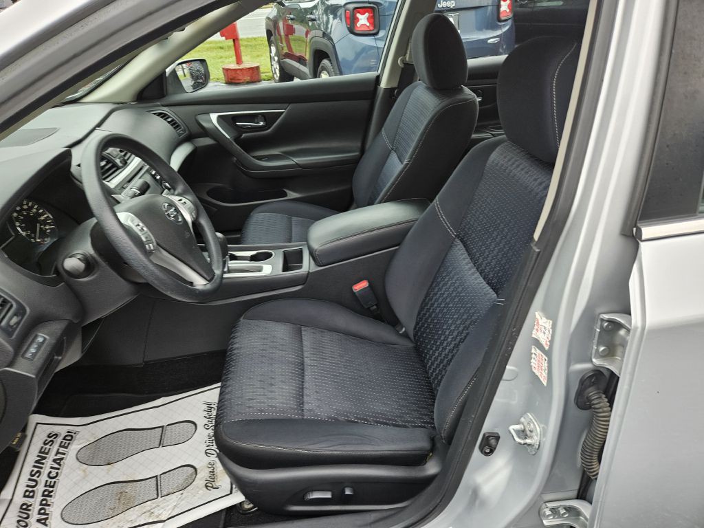 2016 Nissan Altima Image 22