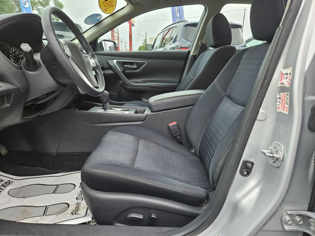 2016 Nissan Altima Image 23