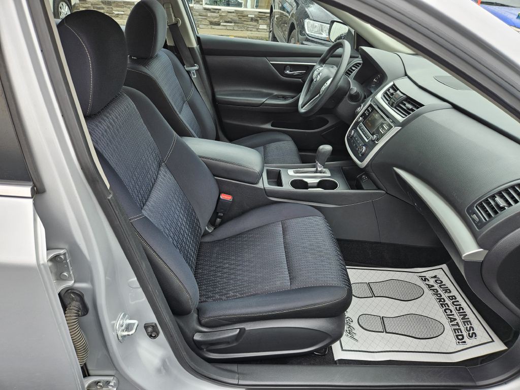 2016 Nissan Altima Image 37
