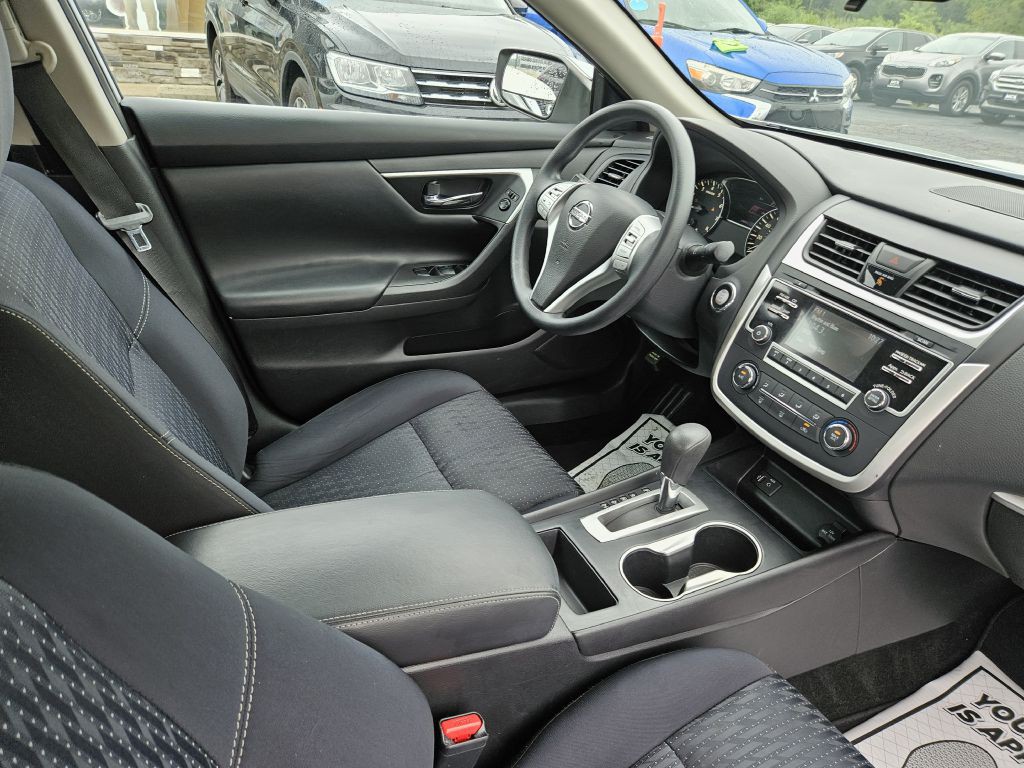 2016 Nissan Altima Image 39
