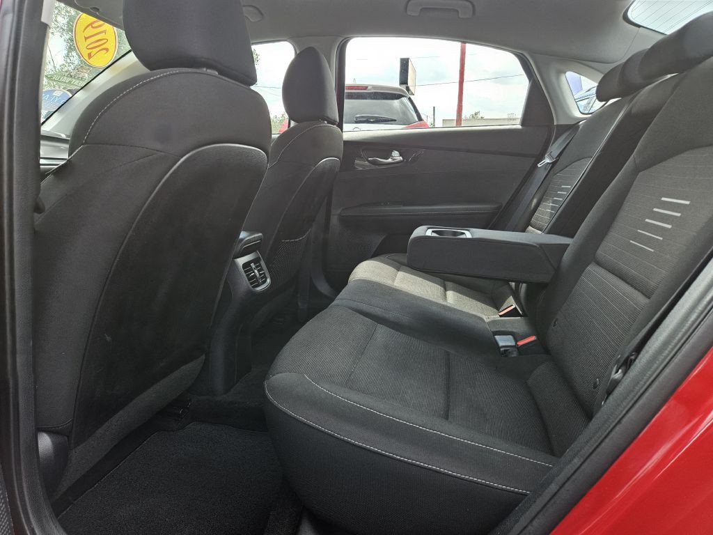 2019 Kia Forte Image 39