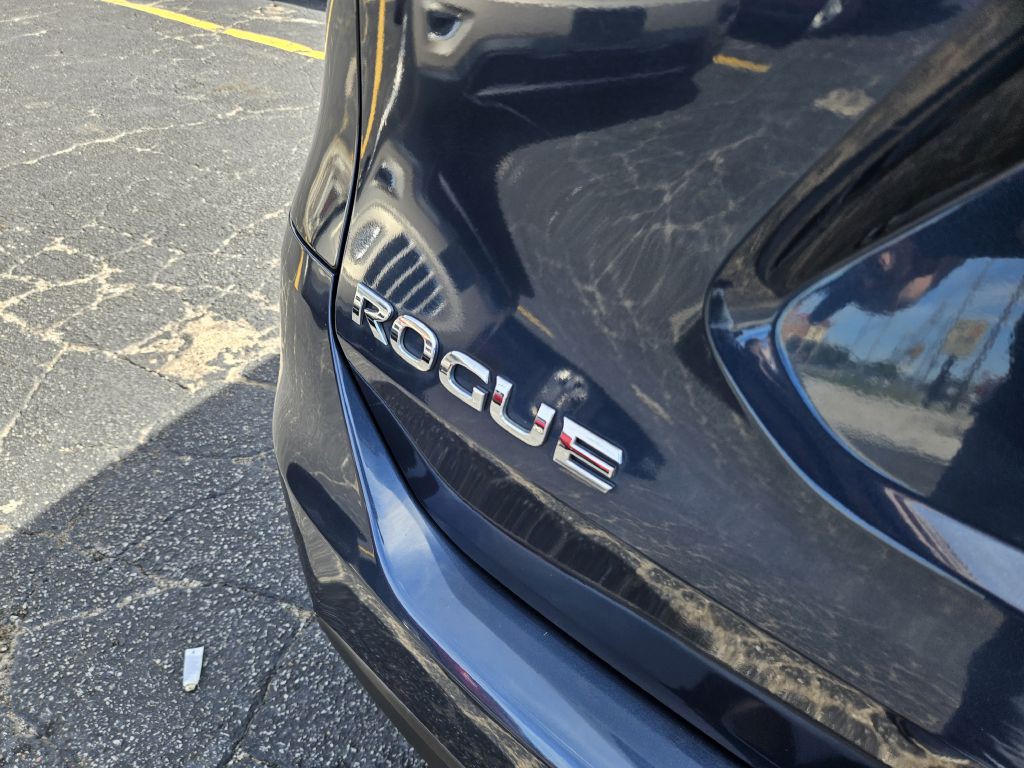2016 Nissan Rogue Image 9