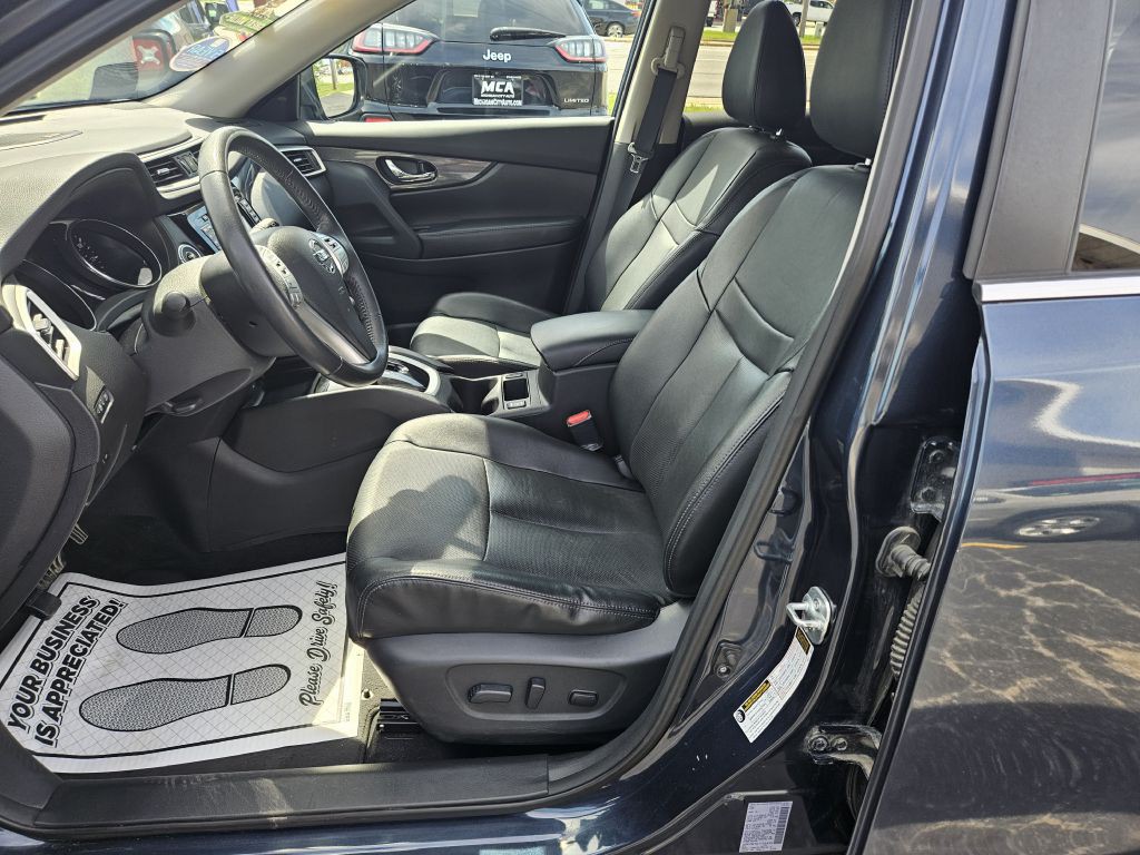 2016 Nissan Rogue Image 24