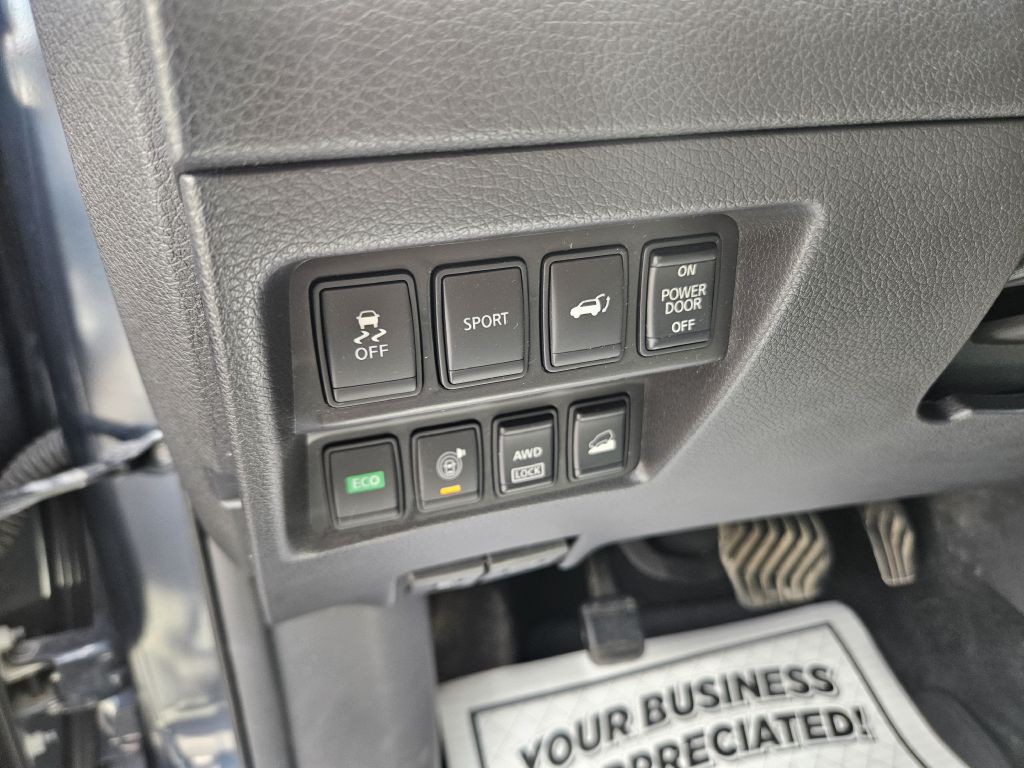 2016 Nissan Rogue Image 26