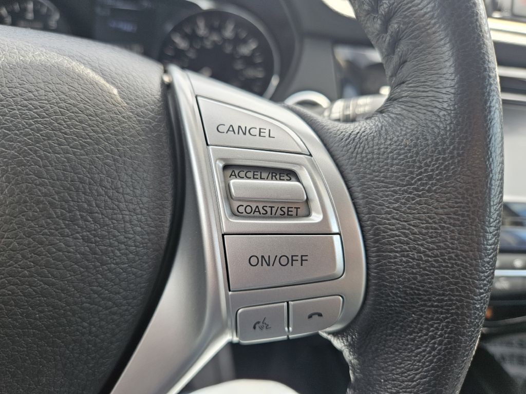 2016 Nissan Rogue Image 31