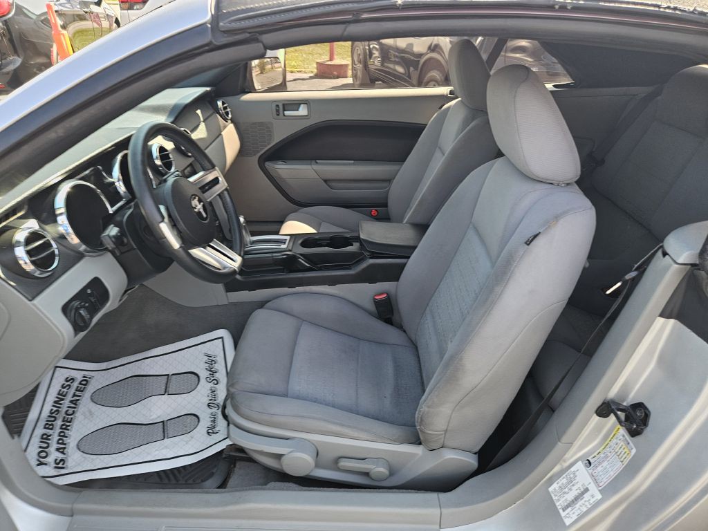2009 Ford Mustang Image 20