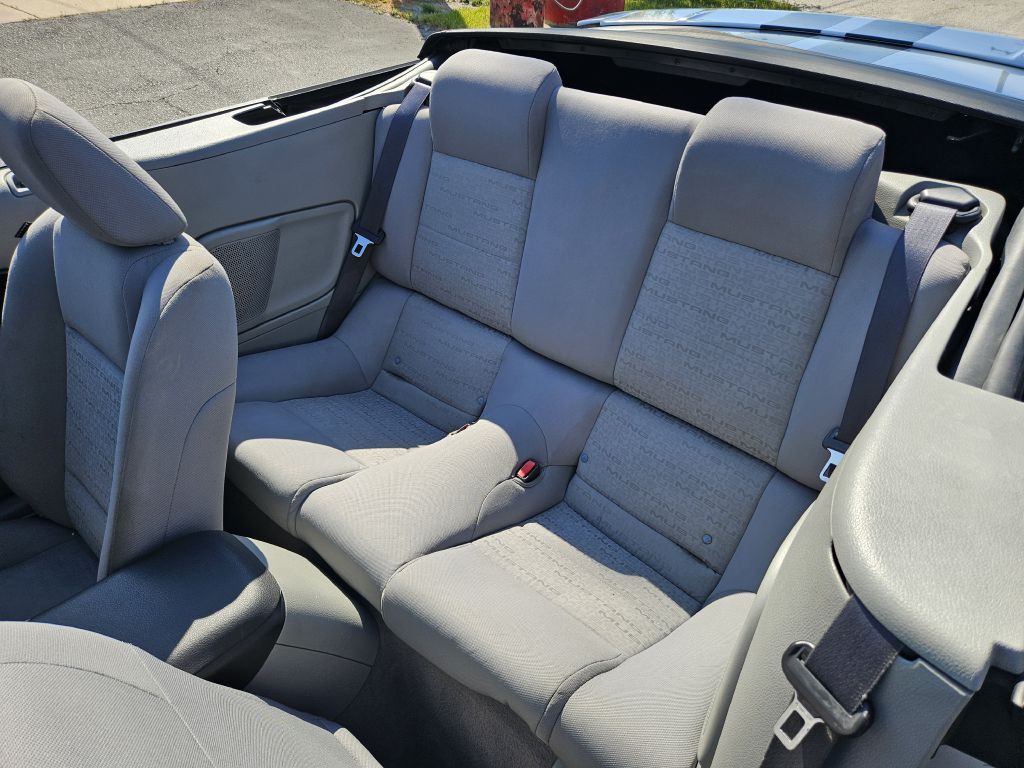 2009 Ford Mustang Image 28