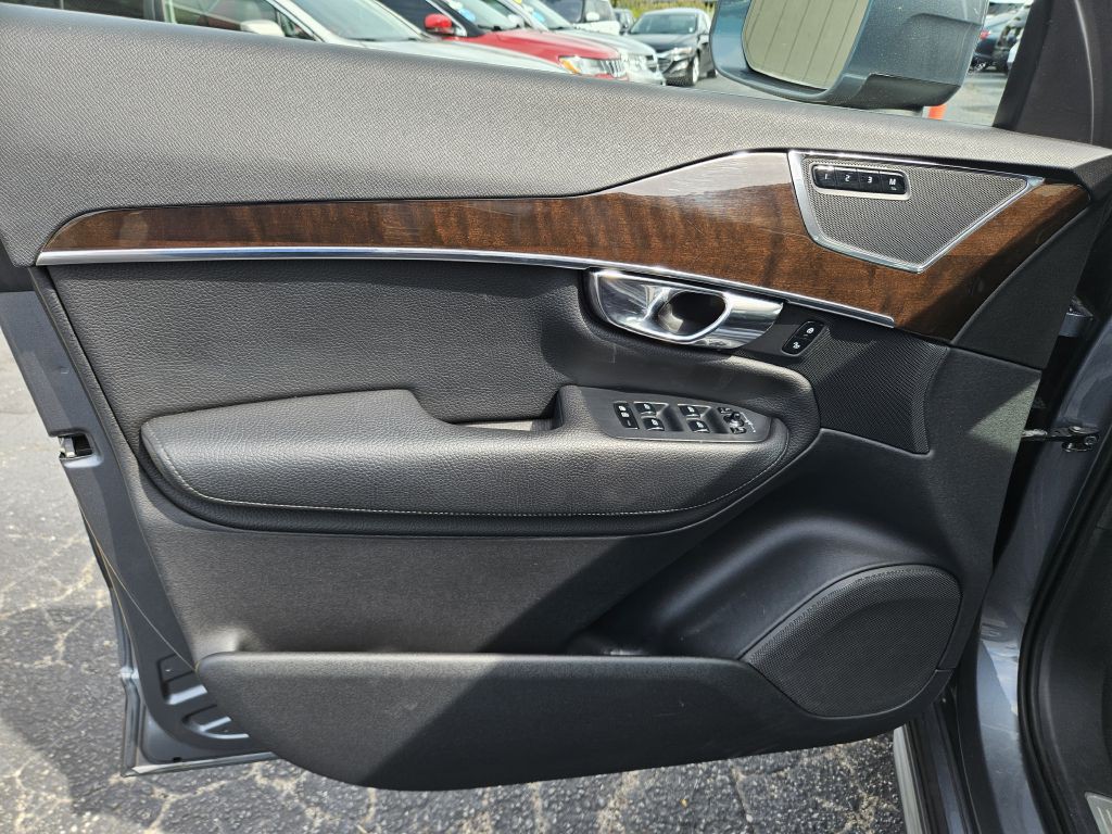 2016 Volvo XC90 Image 21