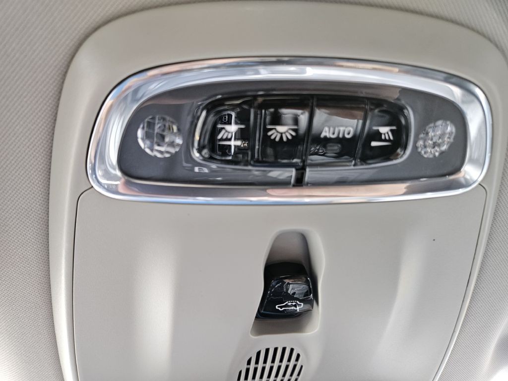 2016 Volvo XC90 Image 39