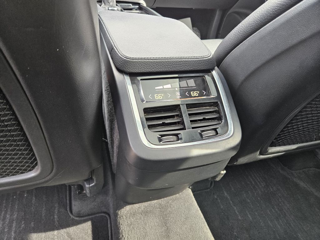 2016 Volvo XC90 Image 44